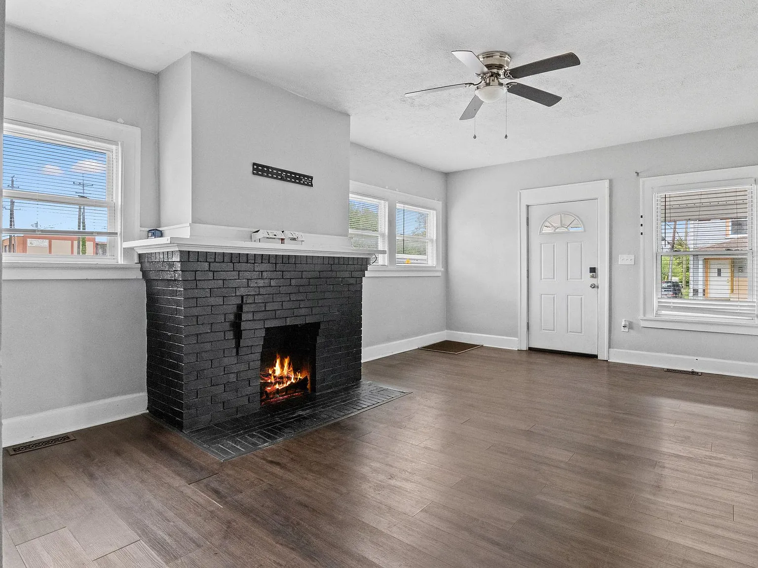 3 bed, 1500 sqft, $1,625 — Photo 2