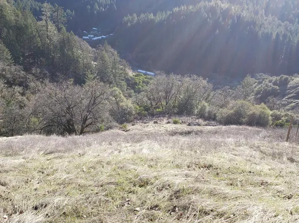 18800 Scenic Drive, Redwood Valley, CA 95470