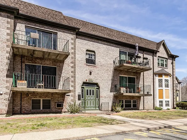 108 Oak Ln APT 1, Brockton, MA 02301