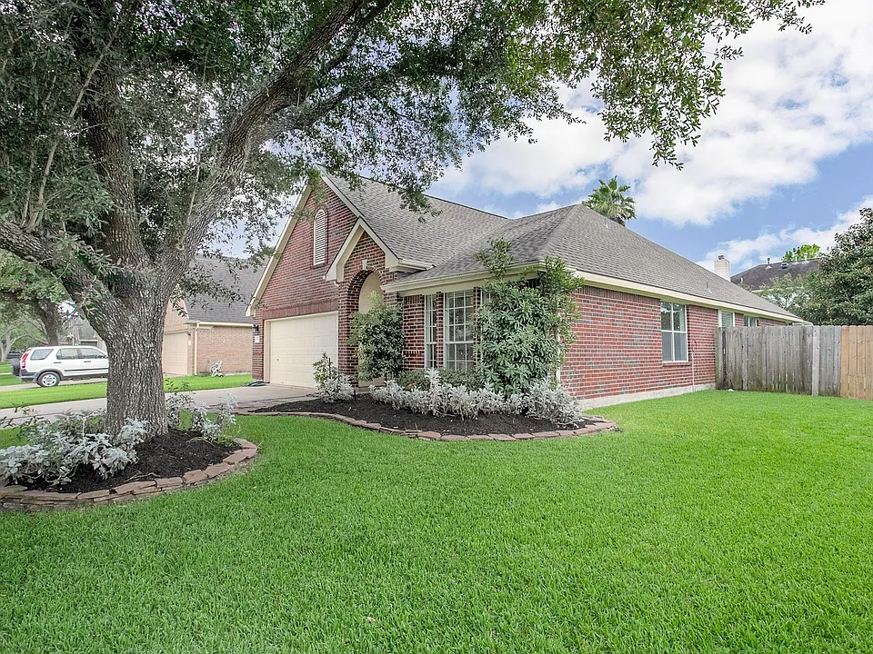 1828 Barretts Glen Dr
