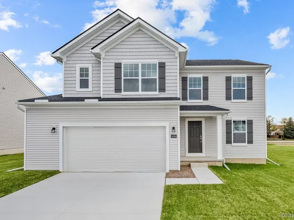54694 Heron Cir, Chesterfield, MI 48047