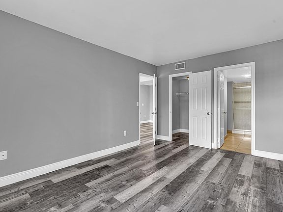 4th image of 4158 Inverrary Dr APT 505
