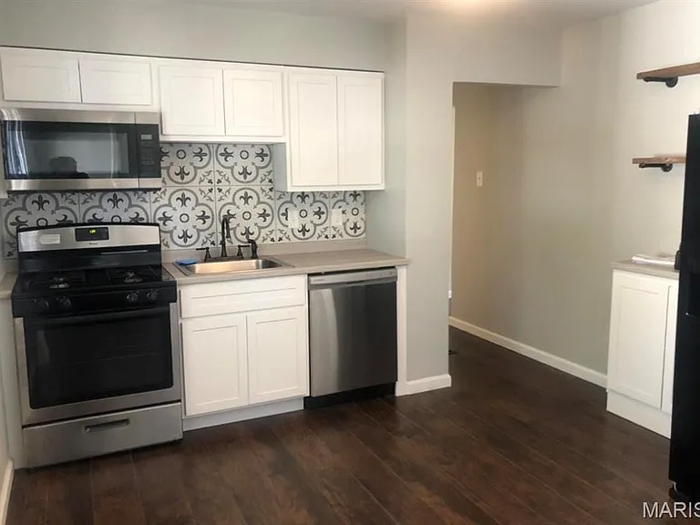 3102 Saint Myron Ln — Photo 12