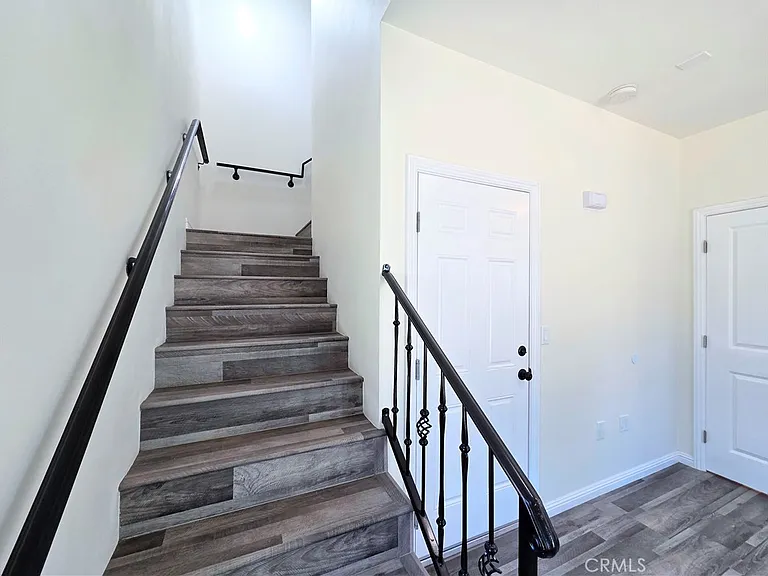 4165 Country Club Dr #A — Photo 9