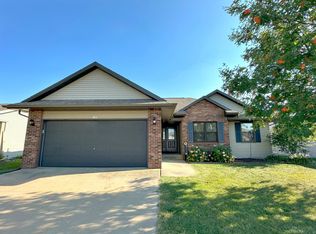 3184 Bellfield Dr, Oshkosh, WI 54904