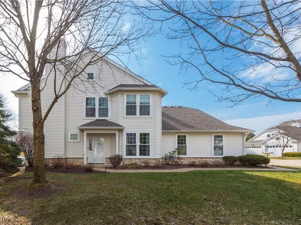 33138 Fairport Dr, Avon Lake, OH 44012