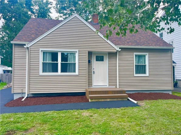 608 5th St, Liverpool, NY 13088