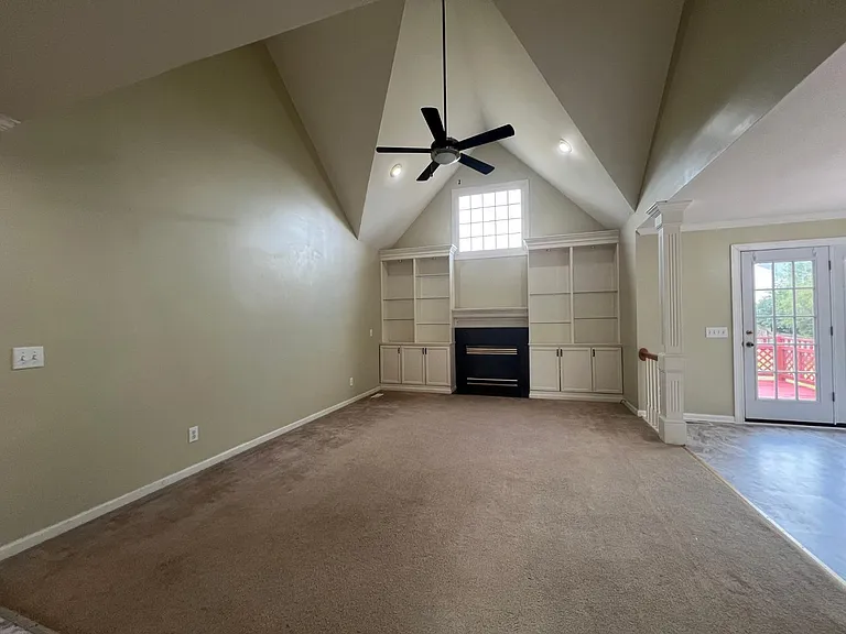 809 Barneswyck Dr — Photo 4