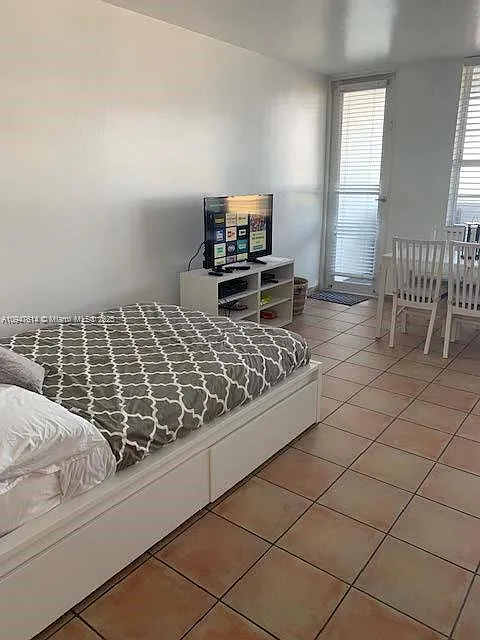 The Decoplage Condo — Photo 3
