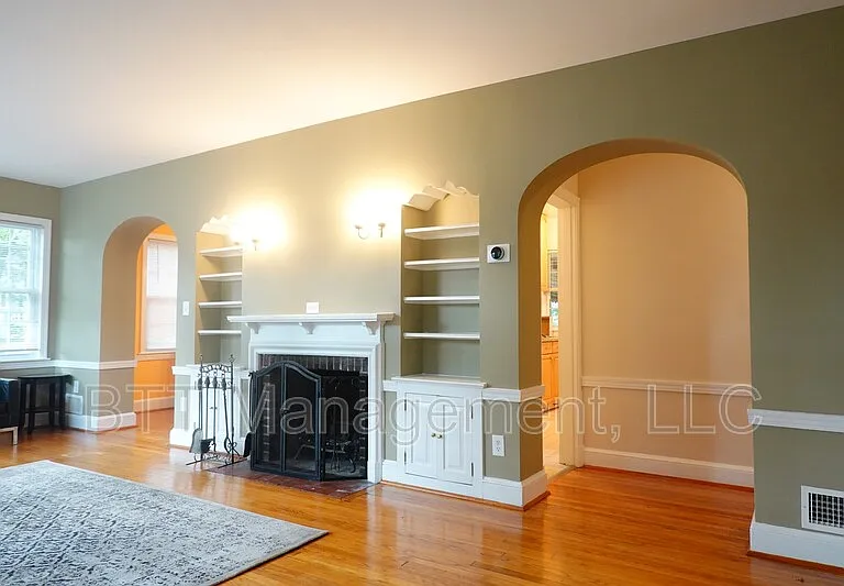 800 Maplewood Ave #1 — Photo 1