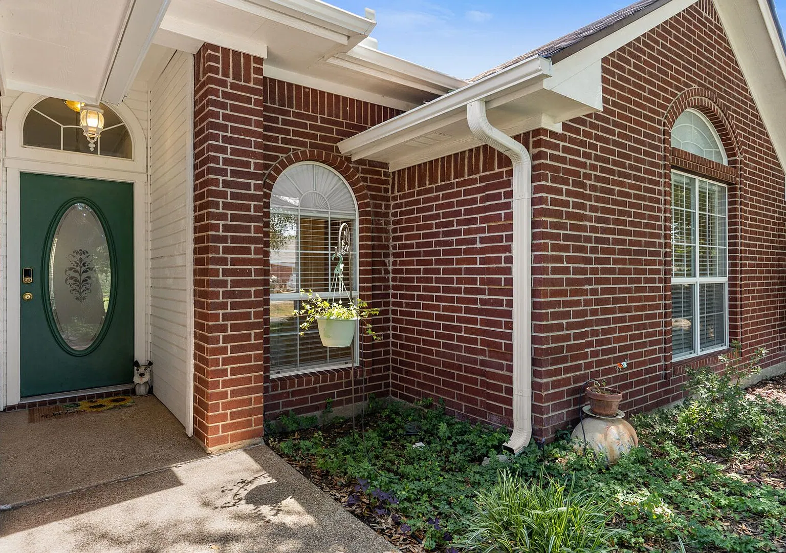 Great 3 Bedroom 2 Bath Home in Midway ISD! — Photo 3