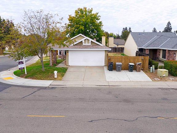 3rd image of 9375 Soaring Oaks Dr