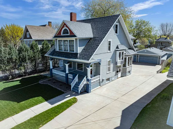 356 Naymut St, Menasha, WI 54952
