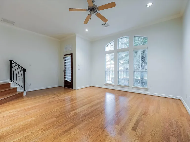 13647 Brookbluff Ln — Photo 10