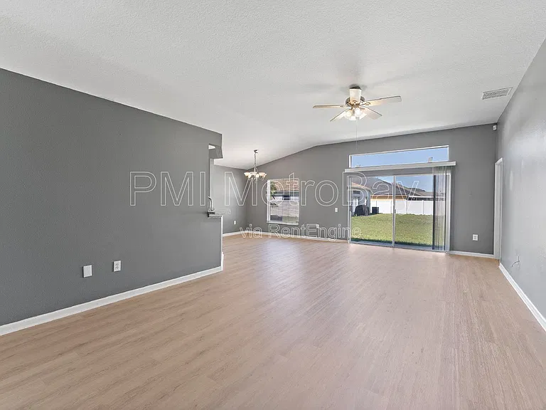 1010 Summer Breeze Dr — Photo 21