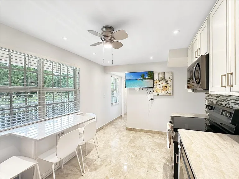 3505 Oaks Way #310 — Photo 3