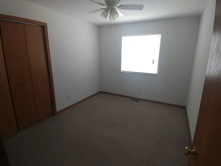 1107 Regent Dr — Photo 8