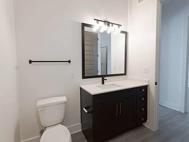 Linz Luxury Living — Photo 155