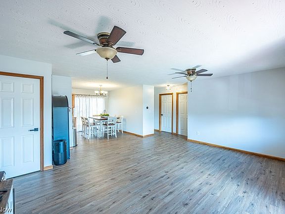 3rd image of 3097 Carpenter Run Rd