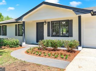 85 Hilltop Cir, Auburn, GA 30011