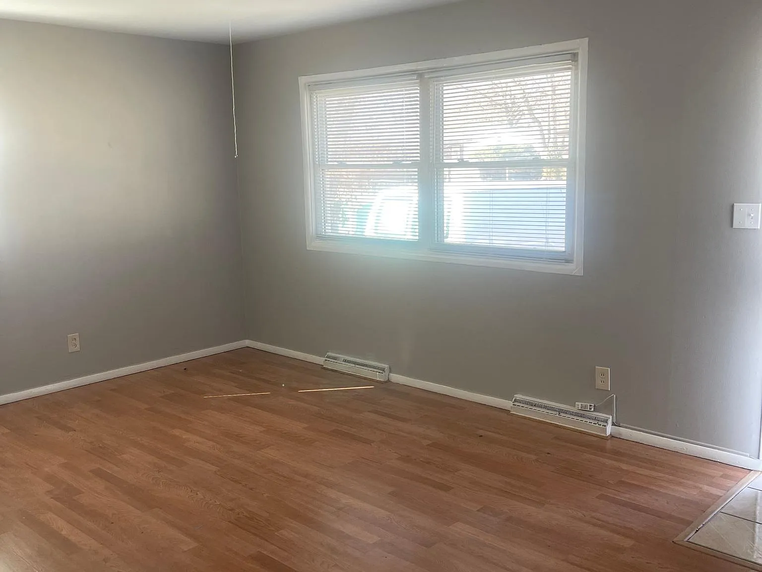 3 bed, 1000 sqft, $1,600 — Photo 3