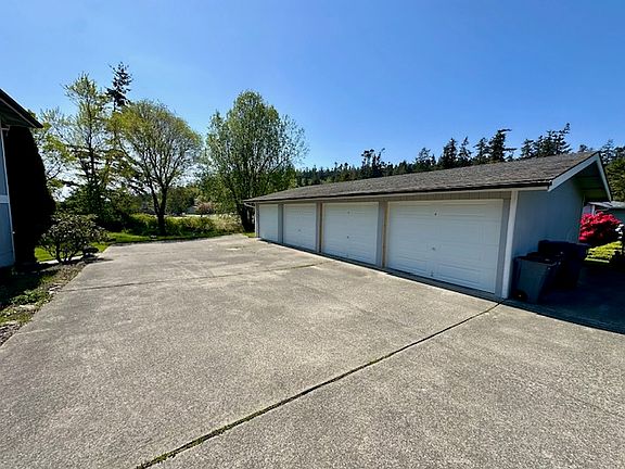 Detached garage with extra parking