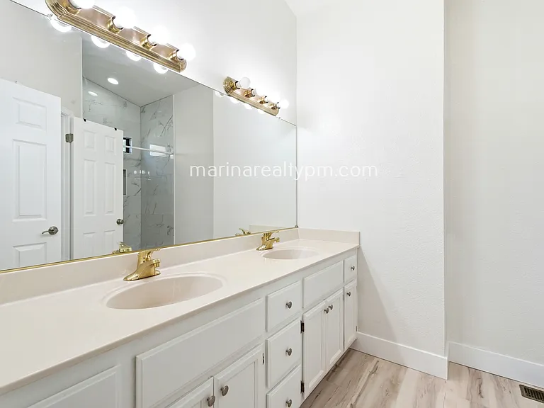 208 Buttercup Cir — Photo 57