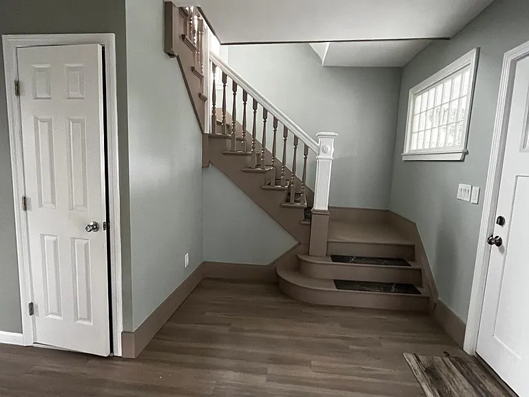 587 Arch St — Photo 9