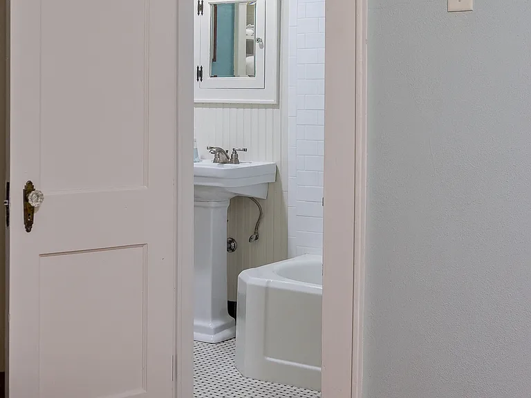1308 Broome St #A — Photo 9