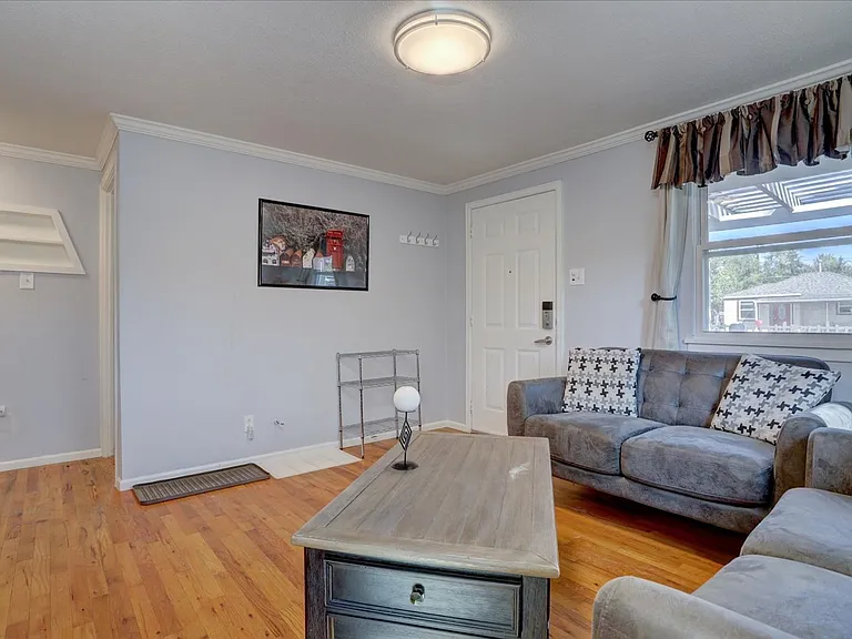 6940 W 55th Pl — Photo 4