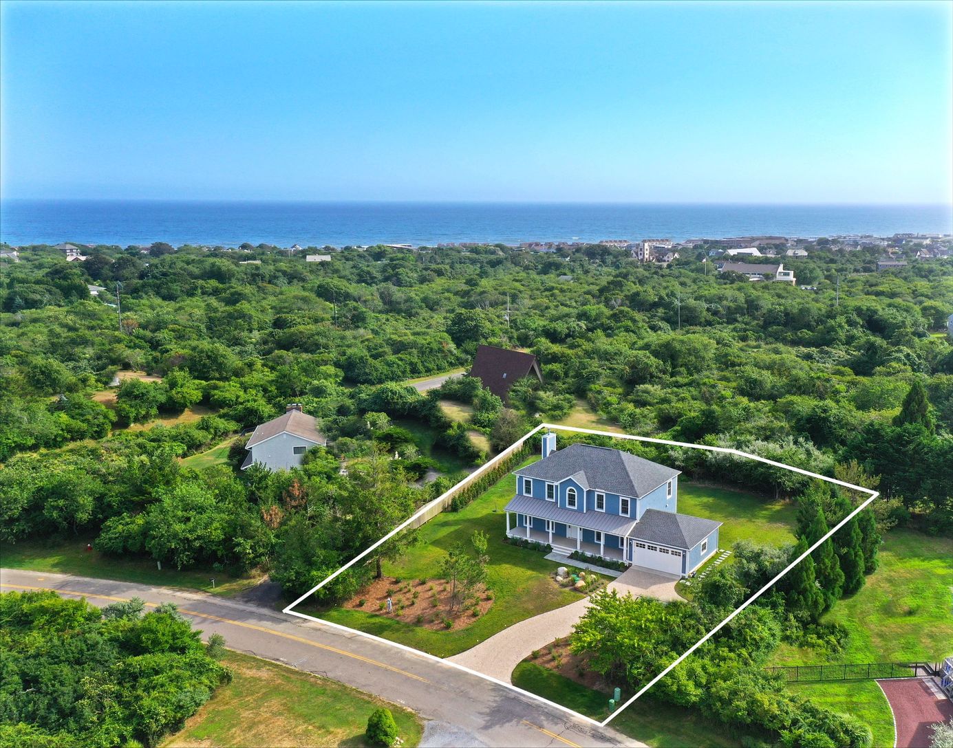 Country Club Estate close to town