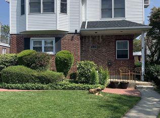 5809 230th St, Oakland Gardens, NY 11364