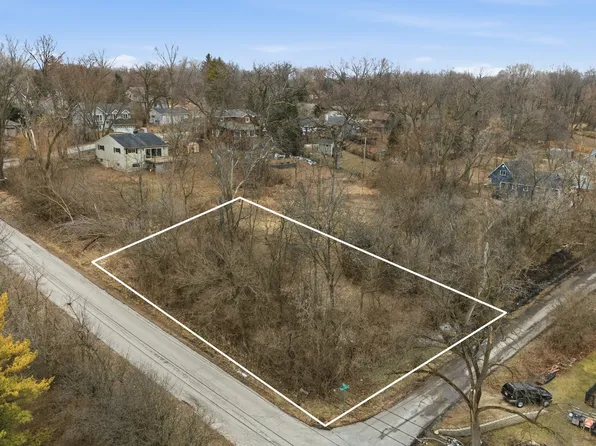 2101 Riverview Ave, Fox River Grove, IL 60021