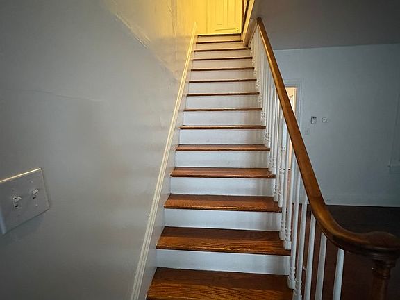 5th image of 618 W Princess St