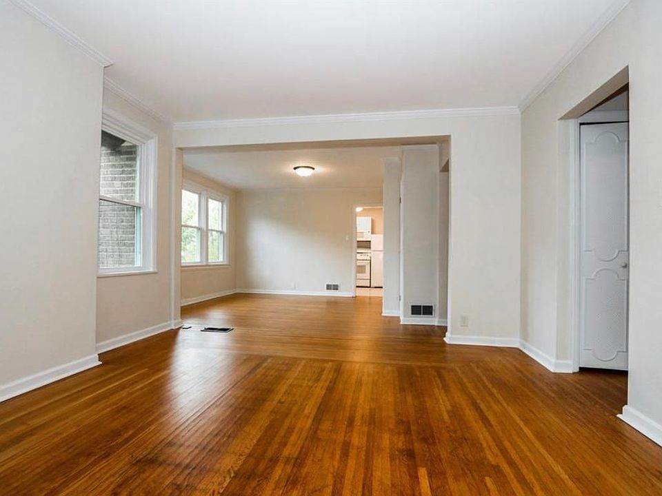Open concept living room and dining room