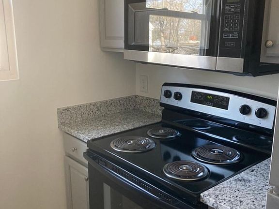 4th image of 536 Ashlawn Dr #6