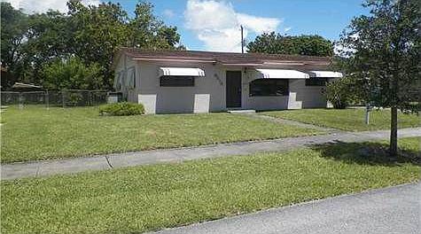 3rd image of 9315 Jamaica Dr
