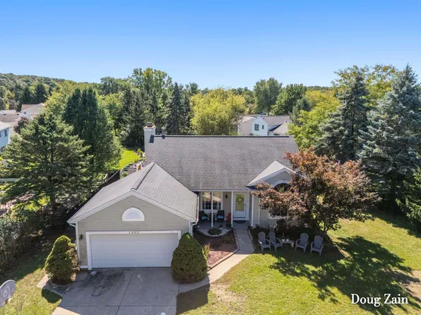 1860 Sandrel Dr NE, Grand Rapids, MI 49505