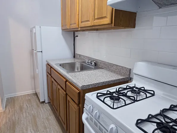 721 Walton Avenue image 1 of 12