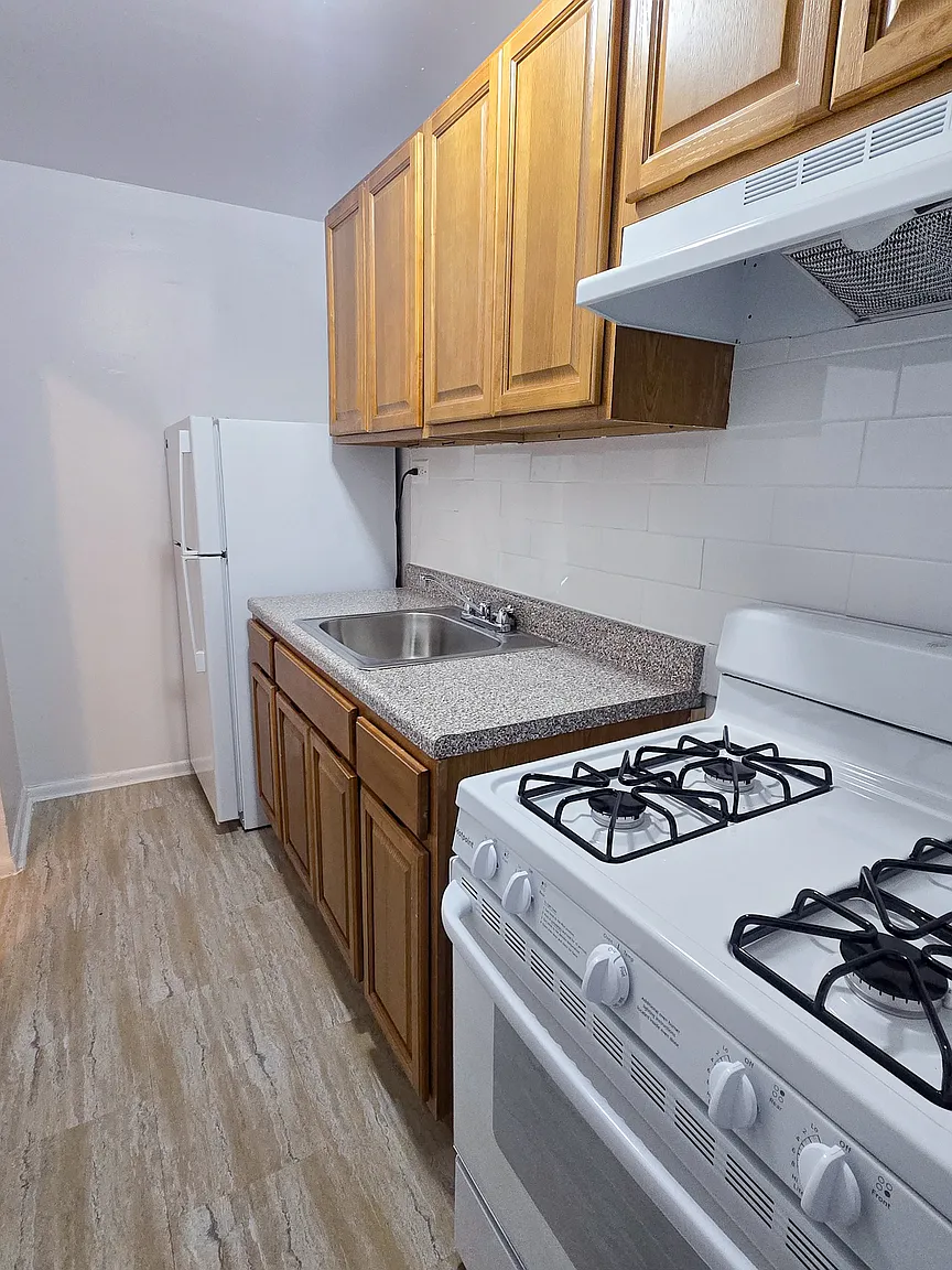 721 Walton Ave APT A8 photo 1