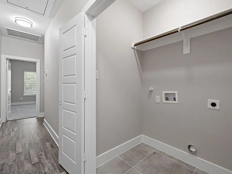 2811 Harston St — Photo 8