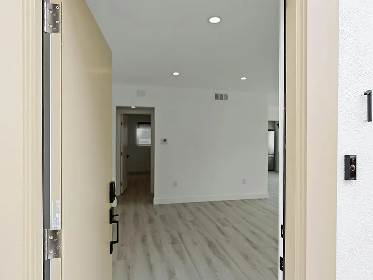 2034 S Garth Ave #1 — Photo 17