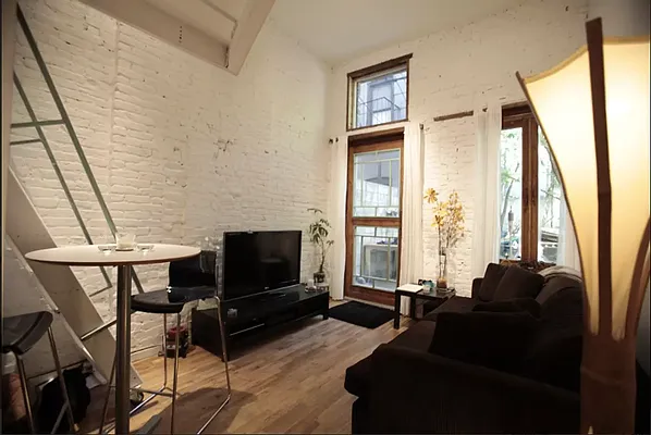 Rented by Zone Corp | media 21