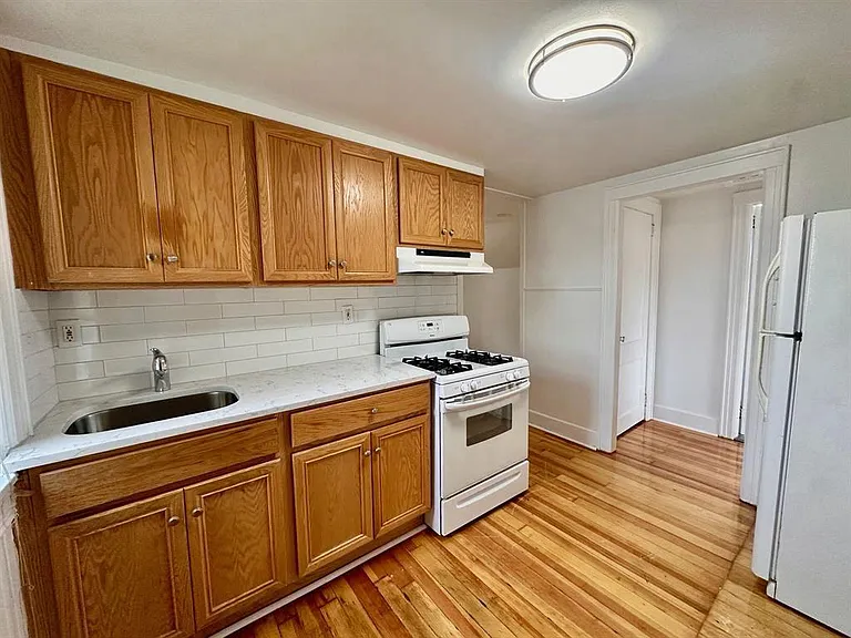 25 Hillview Ave #2 — Photo 10