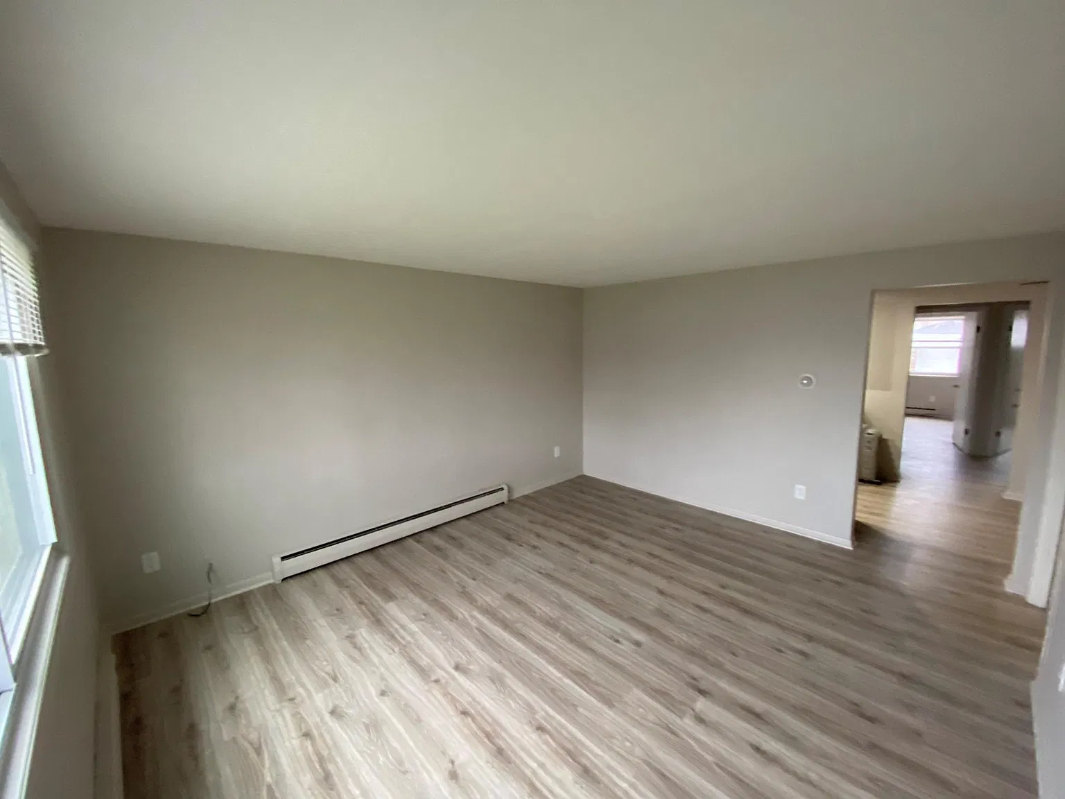 2 bed, 700 sqft, $1,200 — Photo 3