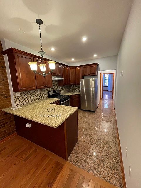 1st image of 504 11th St #1R