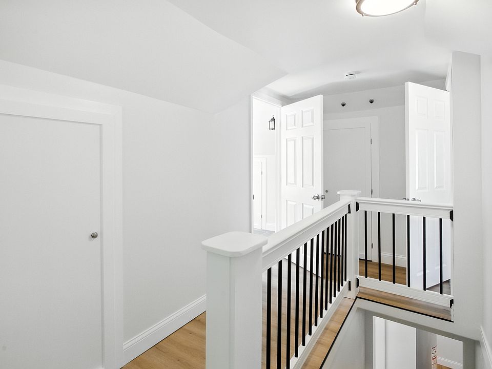 429 W Bernhard Ave, photo 7