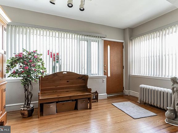 4th image of 7769 Hasbrook Ave