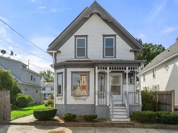 238 W London St, Lowell, MA 01852