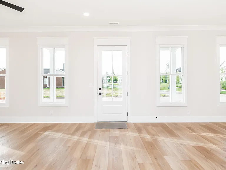 6100 Passionflower Dr #101 — Photo 4